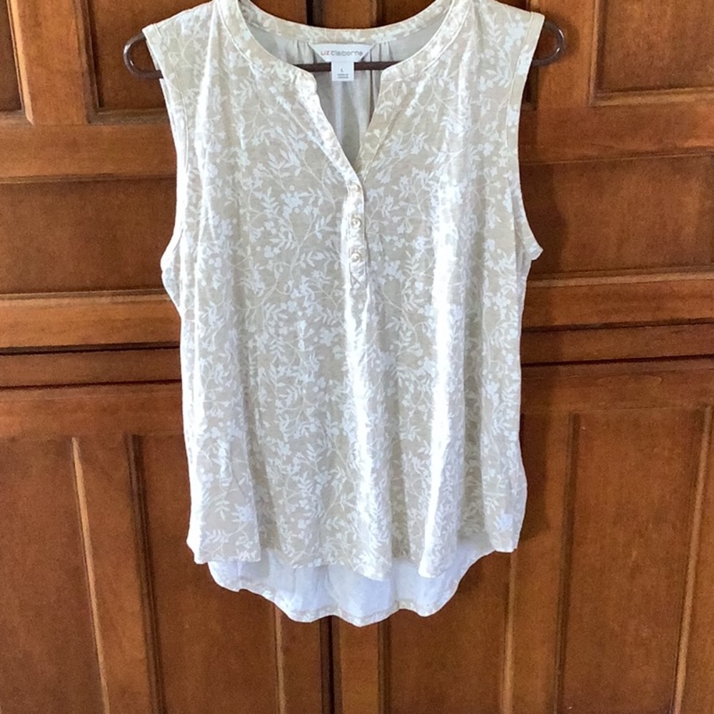 Liz Claiborne Cream Sleeveless Top